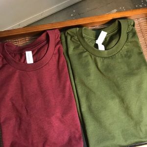 NWOT Bundle of 2 bella tees green and wine XSmall